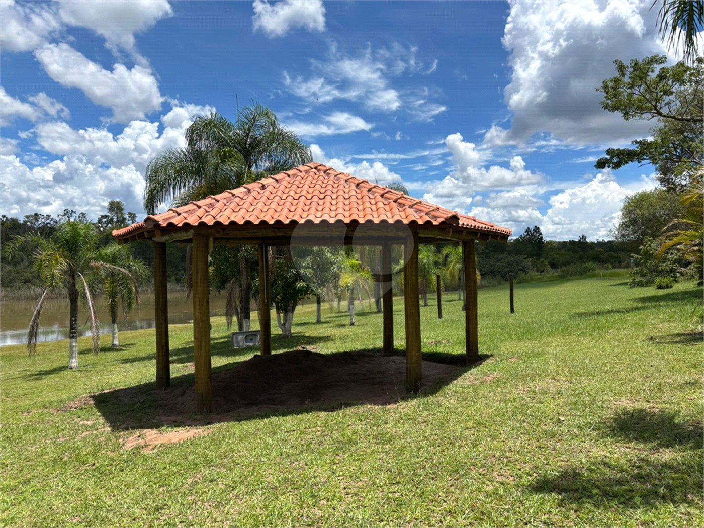 Terreno à venda no condomínio Broa Eco Village, Brotas - SP