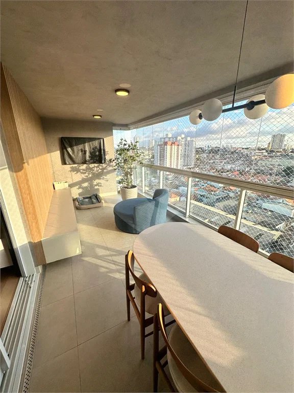 Apartamento à venda no bairro Vila Regente Feijó com 165 m² de área útil construída, com 3 dormitórios, sendo 3 suítes,Mobiliado com 3 Suítes 3 Vagas no Araribá Home Resort