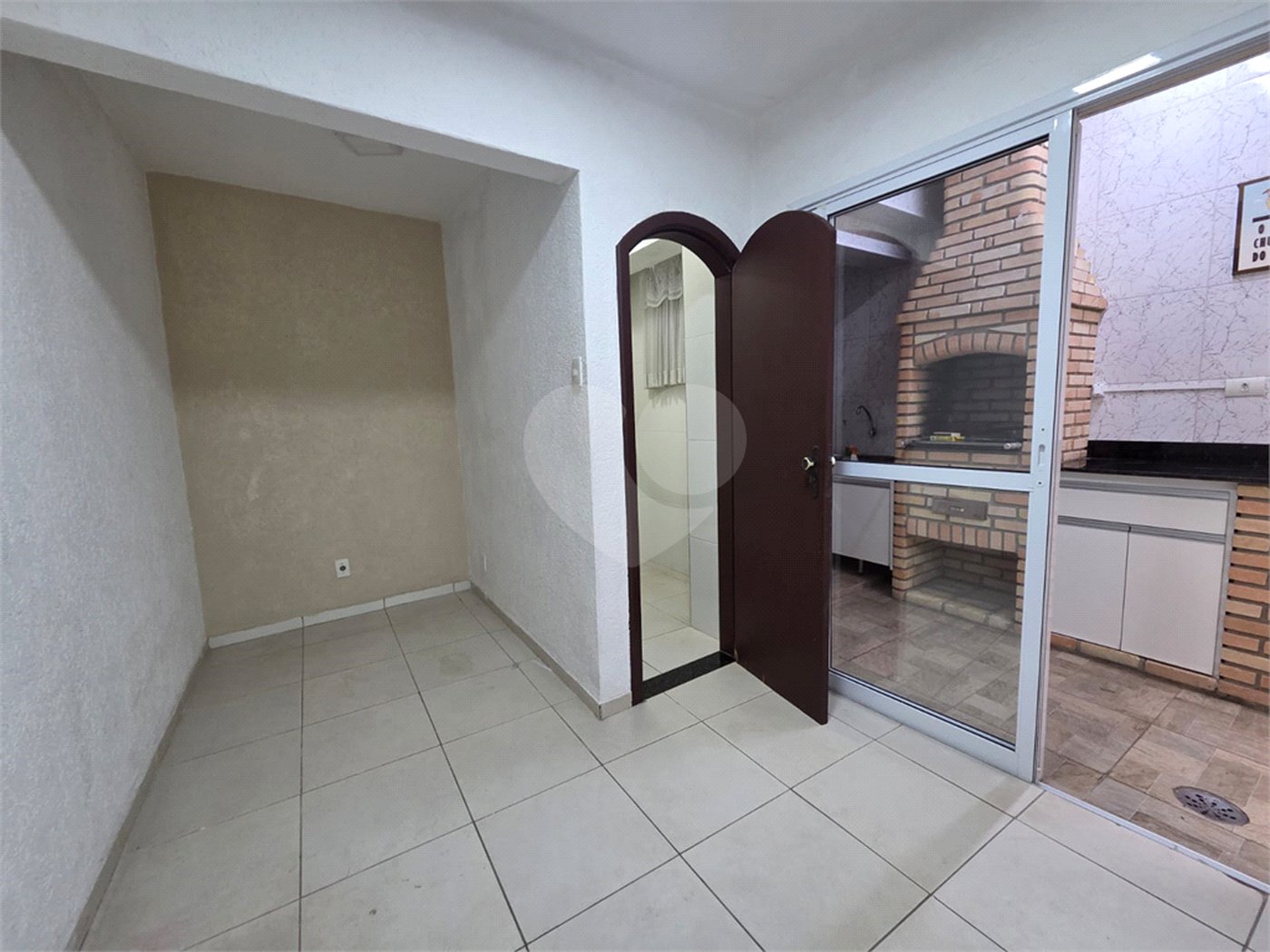 Sobrado Reformado 3 Dorms sendo 1 Suíte e 2 Vagas