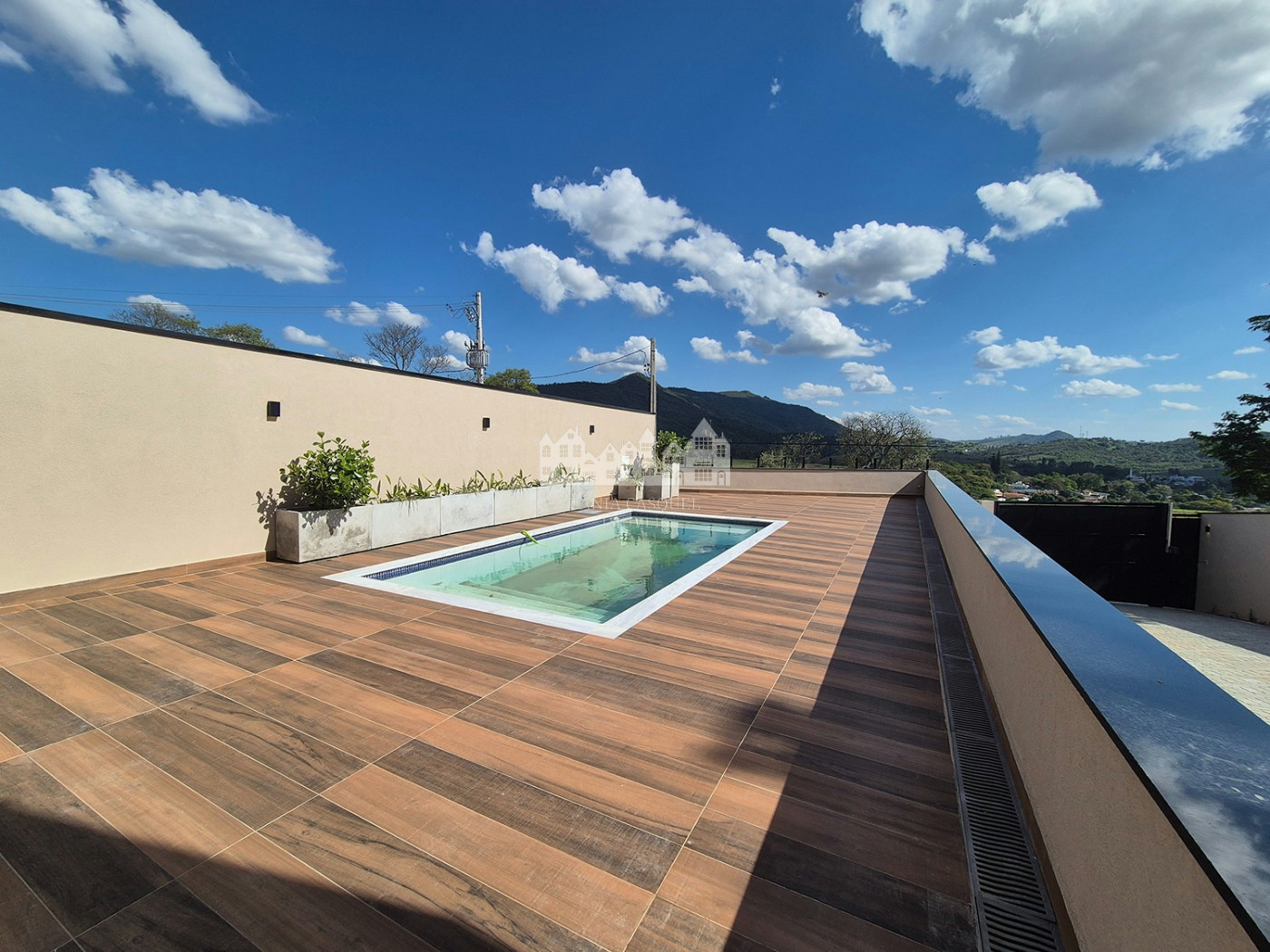 Casa térrea moderna com piscina privativa à venda no Jardim dos Pinheiros, em Atibaia
