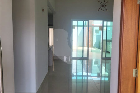 Indaiatuba- Condominio Maria Dulce-Venda e Locação - Terreno 300,00 ms - construido - 180,00 ms - Casa Terrea - 3 suites - escritório com ventilador, lavabo - cozinha com armários,forno, coifa e cooktop , ventilador - despensa - lavanderia com armarios- varanda gourmet com churrasqueira, quintal c