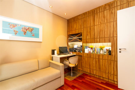 Apartamento de Alto Padrão no Campo Belo para venda com porteira fechada, com 4 dormitórios suítes e 4 vagas com lazer de club.