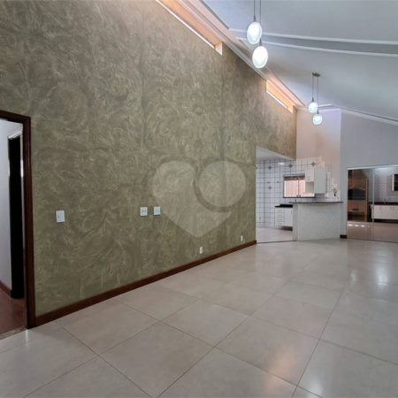 Casa à venda próxima ao SESC com 3 suites