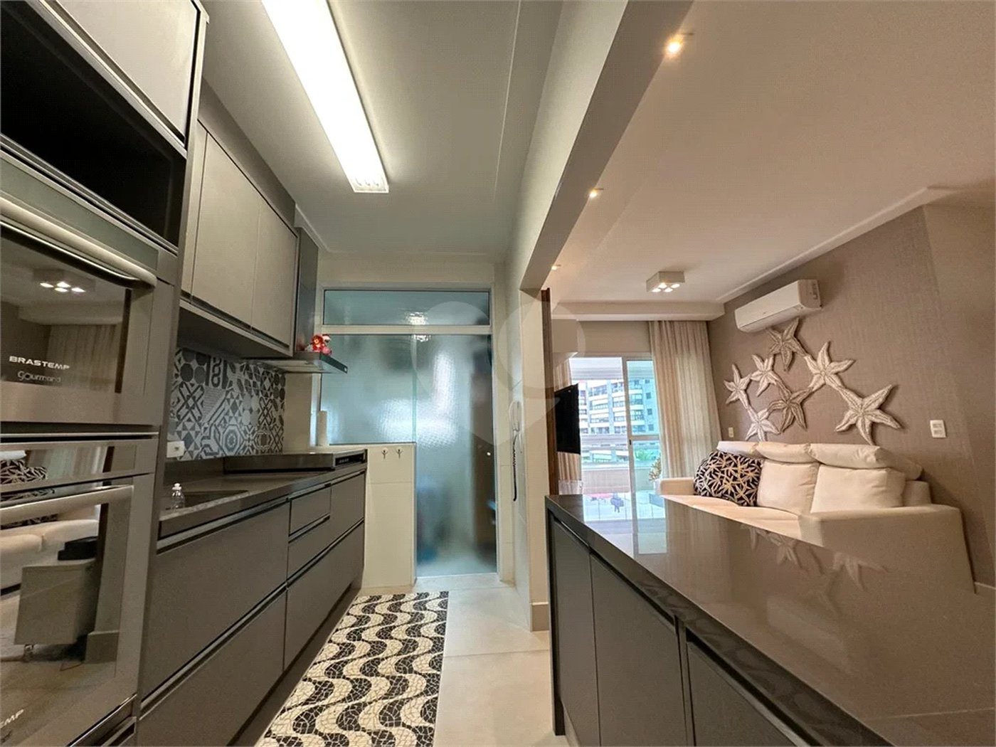 Apartamento à venda com 3 quartos, sendo 2 suítes,  em Riviera de São Lourenço, Bertioga, SP
