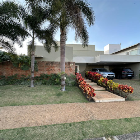 Casa a venda no condomínio Damha II