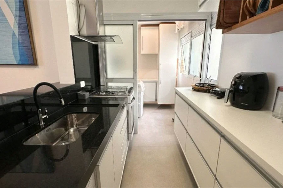 Apartamento à venda com 3 quartos, sendo 1 suíte,  em Riviera de São Lourenço, Bertioga, SP