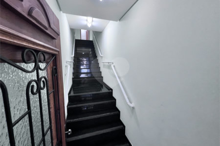 Prédio Comercial de Alto Padrão - 253m², 5 Salas, 5 banheiros , 3 Vagas , à venda na Moóca