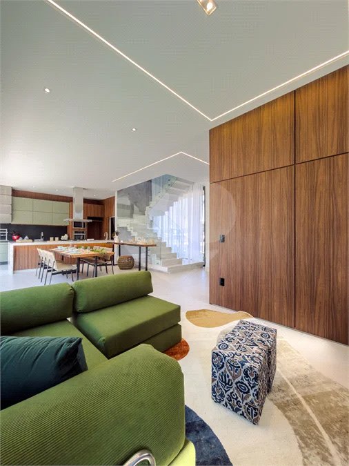Indaiatuba - Condominio Villa Sapezal - 318 m² de Terreno - 230 m² de Área Construída - 3 suítes, sendo 1 Master com closet planejado - Sala de TV - Sala de estar integrada à Sala de jantar - Cozinha com móveis planejados - Despensa - Escritório planejado - Lavabo - Piscina com preparação para aquec
