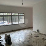 Casa térrea com 280m2, 3 dorms. - Saúde