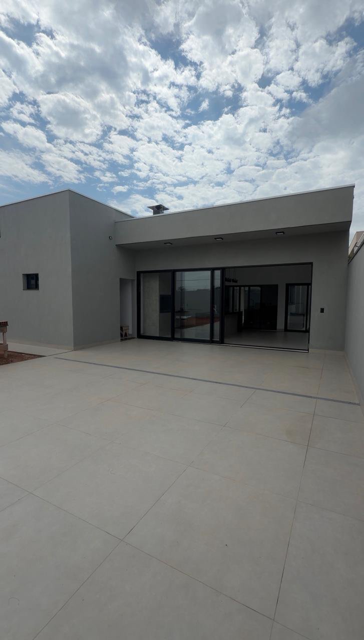 Casa à venda com 3 quartos no condomínio Villa de León, Três Lagoas - MS