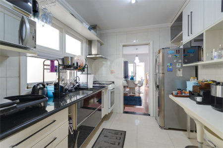 Casa à venda com 4 quartos, sendo 2 suítes, no condomínio Villa Franz Schubert, São Paulo - SP