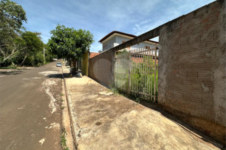 Terreno á venda, com 250m2, no Bairro Bela Vista em São Carlos.