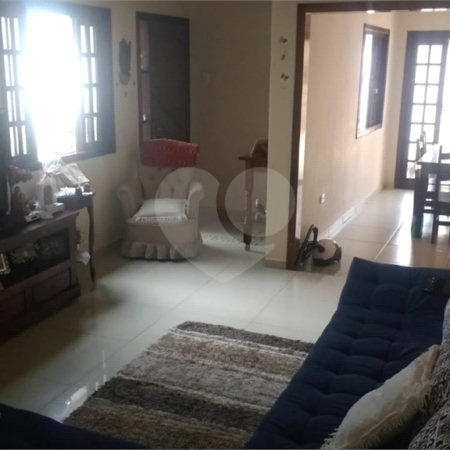 Casa para Venda em Piracaia