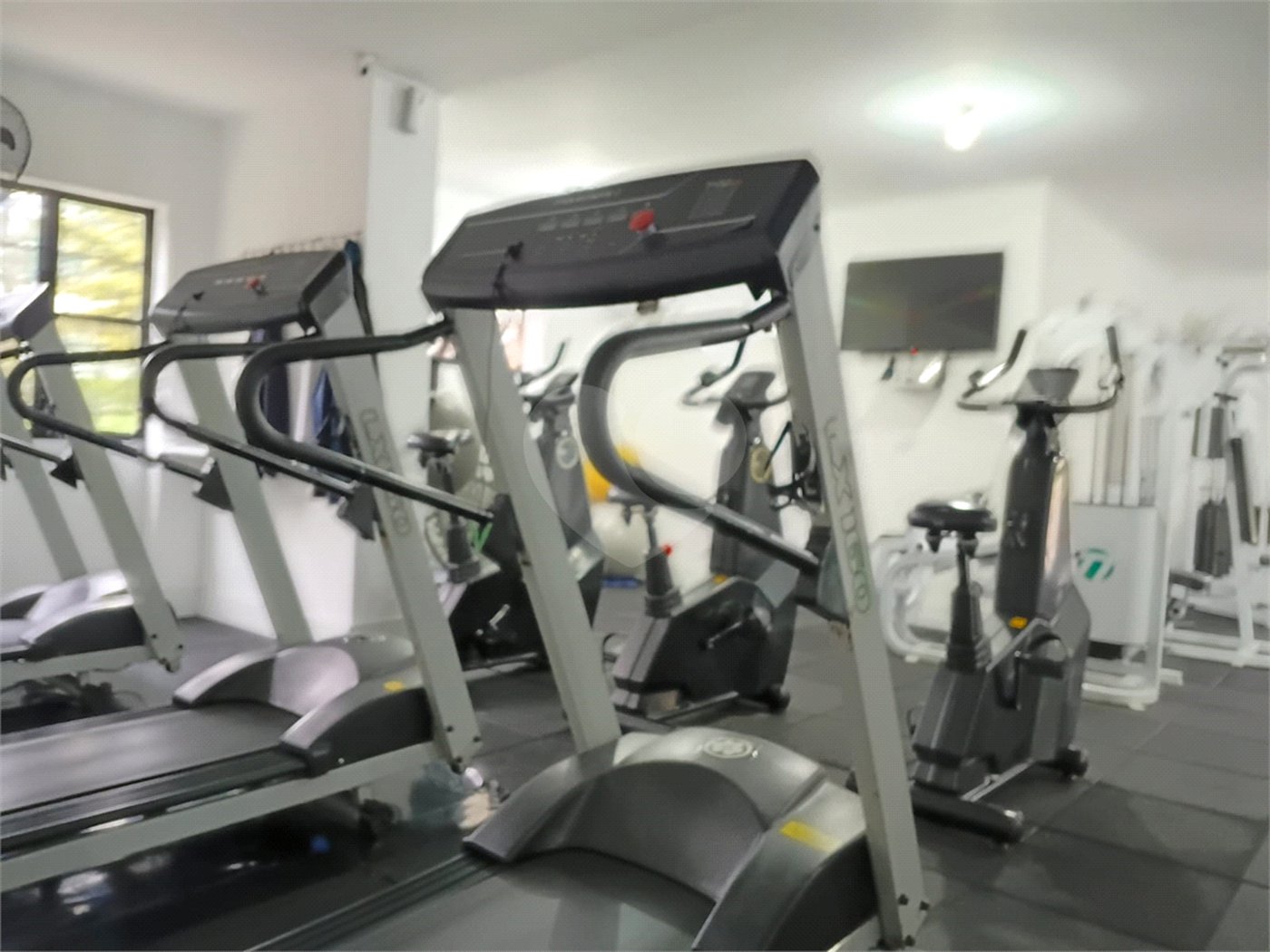 Apartamento à venda com 3 quartos, sendo 1 suíte,  em Jardim Marajoara, São Paulo, SP