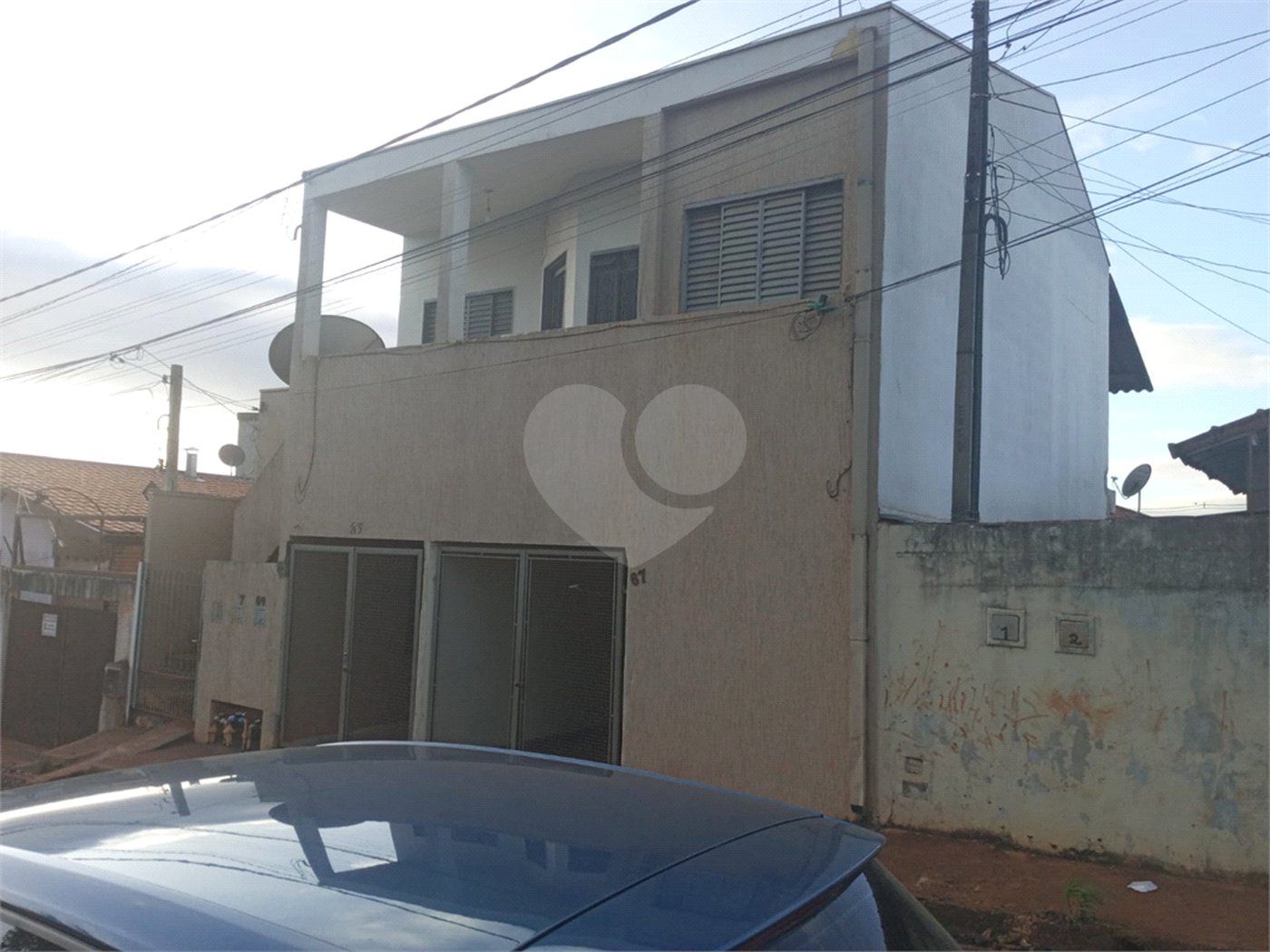 Imóvel para venda sendo 03 casas independentes na Vila Celina.
