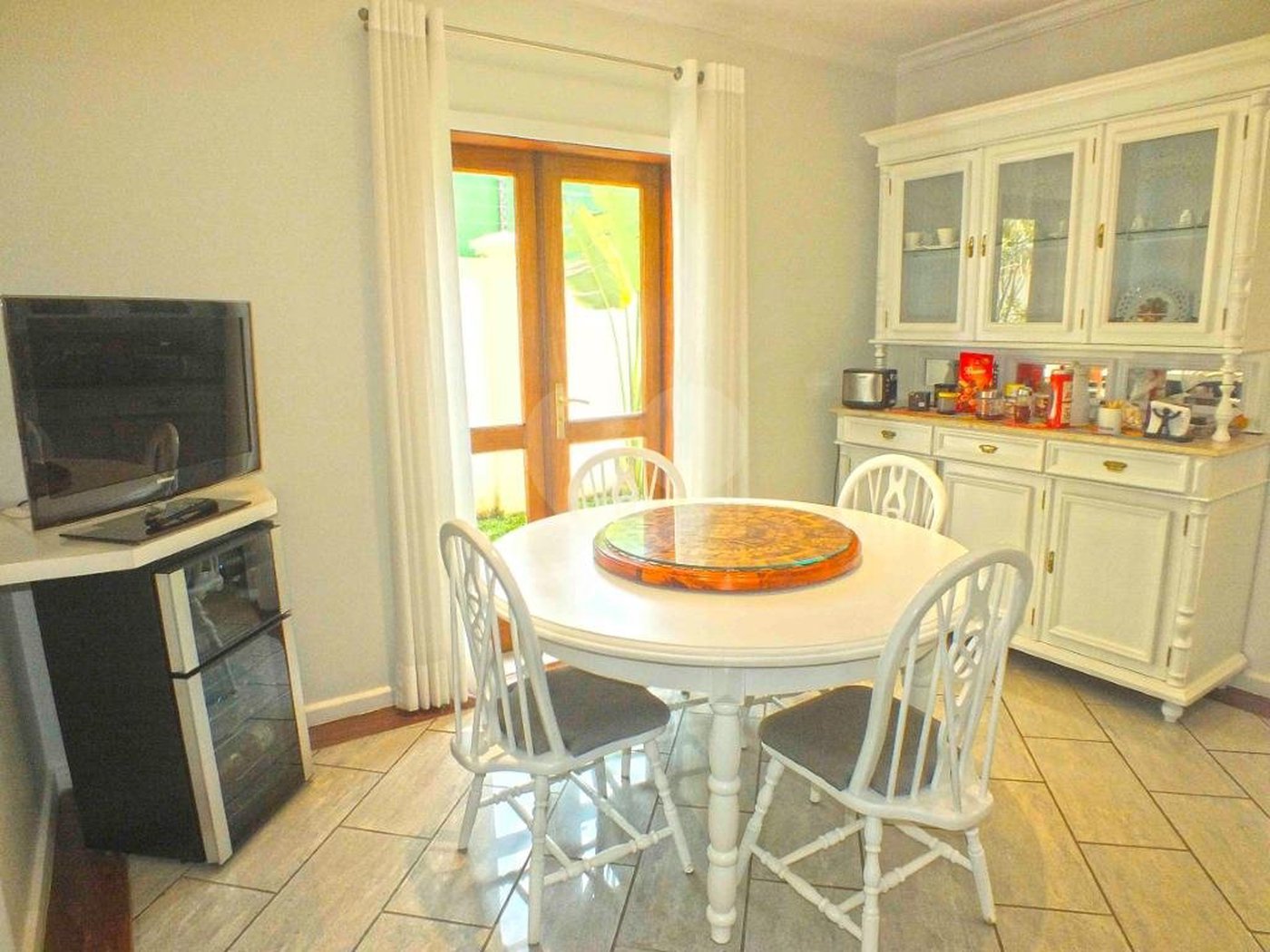 Casa à venda com 5 suítes no condomínio Vilaggio Monte Alegre, São Paulo - SP