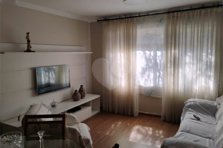 Vende-se apartamento no Jardim Aeroporto com 03 dormitórios