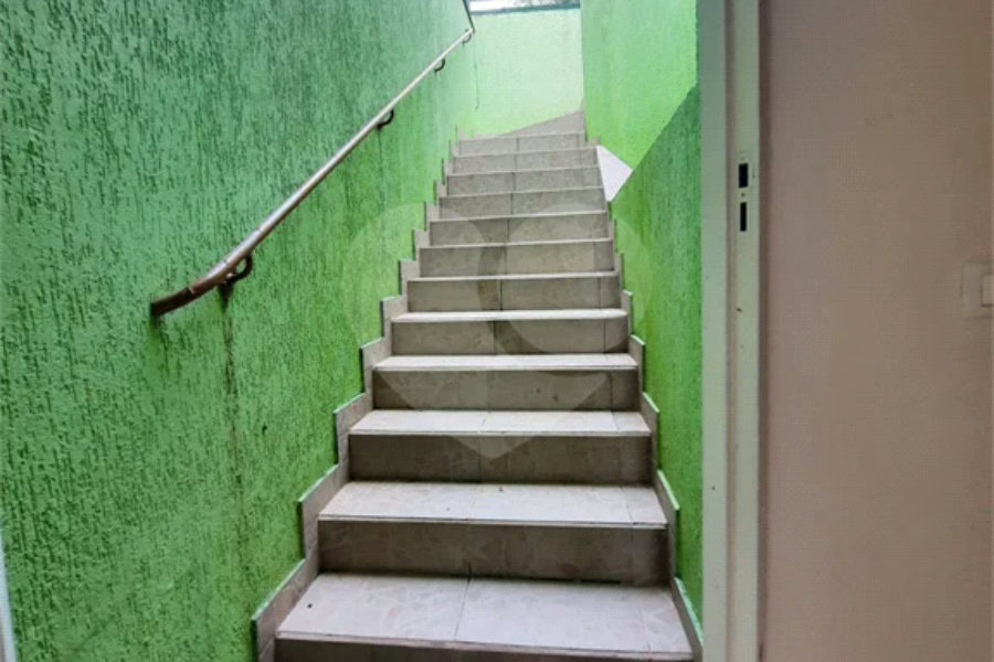 Sobrado à venda com 4 quartos, sendo 3 suítes,  em Região Central, Caieiras, SP