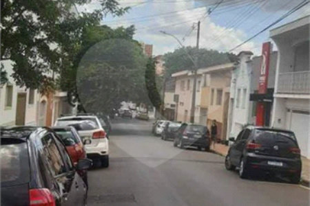 Casa térrea no Jardim São Carlos.