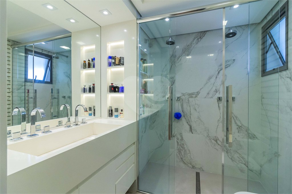 Apartamento para venda com 166,8 m, três suítes, três vagas na Saúde-SP