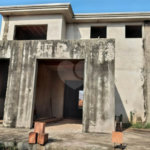 Sobrado em construção no Jardim de Cresci .
