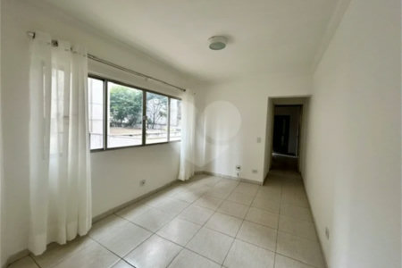 Apartamento Reformado com 1 dormitório, 1 vaga de garagem em Santa Cecília.