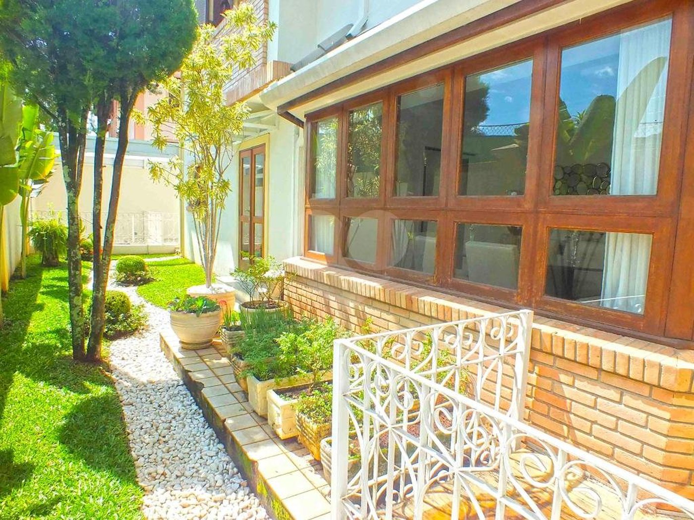 Casa à venda com 5 suítes no condomínio Vilaggio Monte Alegre, São Paulo - SP