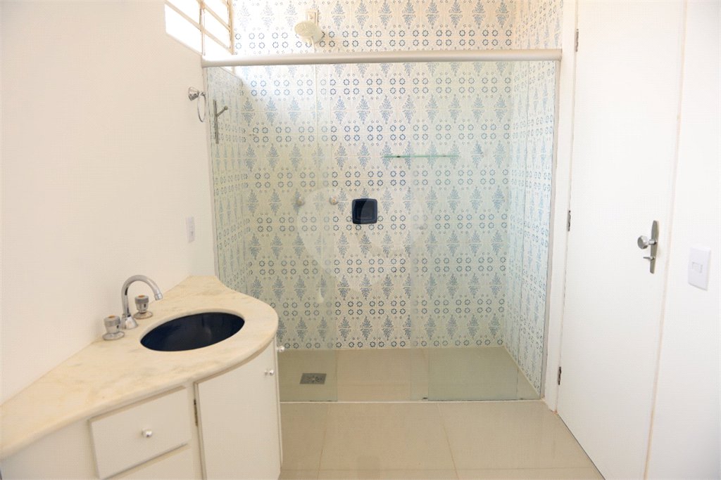 Casa térrea em Araraquara/SP.