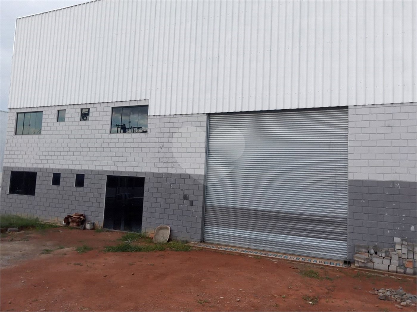 Galpão de 1200 m ² novos para locação em Nazaré Paulista/ Atibaia