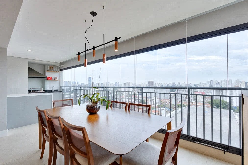 Apartamento à venda com 2 suítes em Santo Amaro, São Paulo, SP