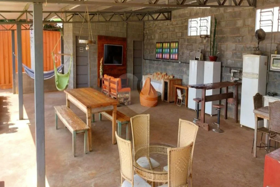 Chácara à venda com 4 quartos, sendo 1 suíte,  em Jardim dos Ipês, Brodowski, SP