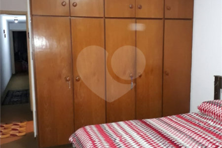 Casa à venda com 3 quartos, sendo 1 suíte, em Interlagos, São Paulo, SP