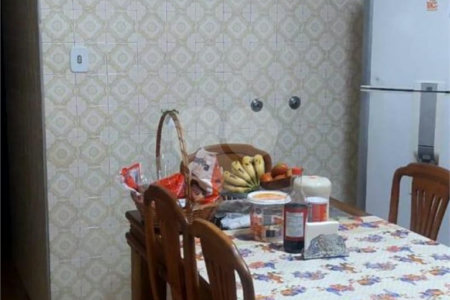Sobrado de 284m2 na Saúde com 4 dorms, 1 suíte, 3 banheiros, 4 vagas. Estuda permuta.
