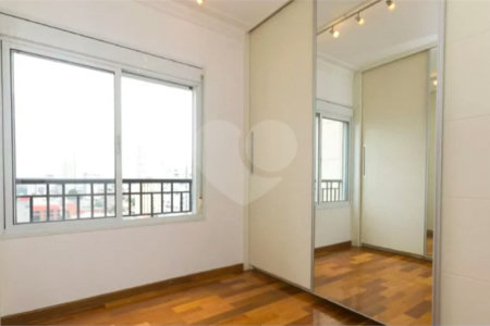 Cobertura duplex à venda na Mooca de 277m² com 3 dormitórios, 1 suíte e 3 vagas.