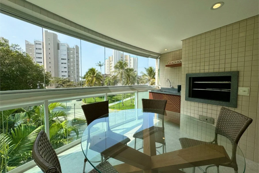 Apartamento à venda com 3 quartos, sendo 1 suíte,  em Riviera de São Lourenço, Bertioga, SP