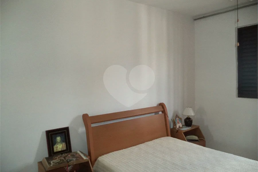 4 dormitórios, suíte no térreo e 2 vagas no Jardim Peri, próximo ao Horto Florestal!