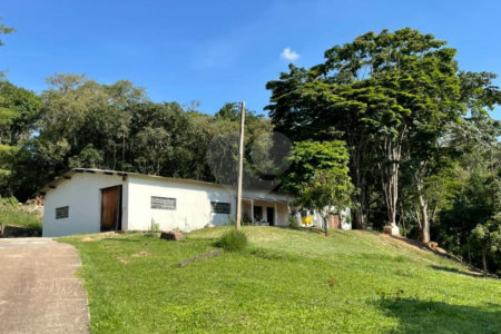Sítio a venda em Atibaia