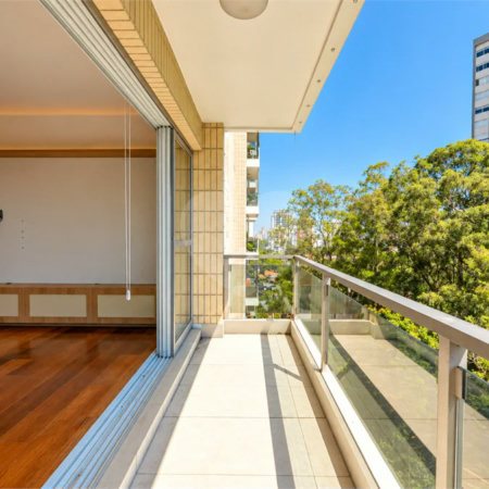 Apartamento à venda com 4 quartos, sendo 1 suíte, em Alto da Boa Vista, São Paulo, SP