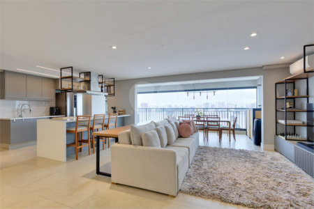Apartamento à venda com 2 suítes em Santo Amaro, São Paulo, SP