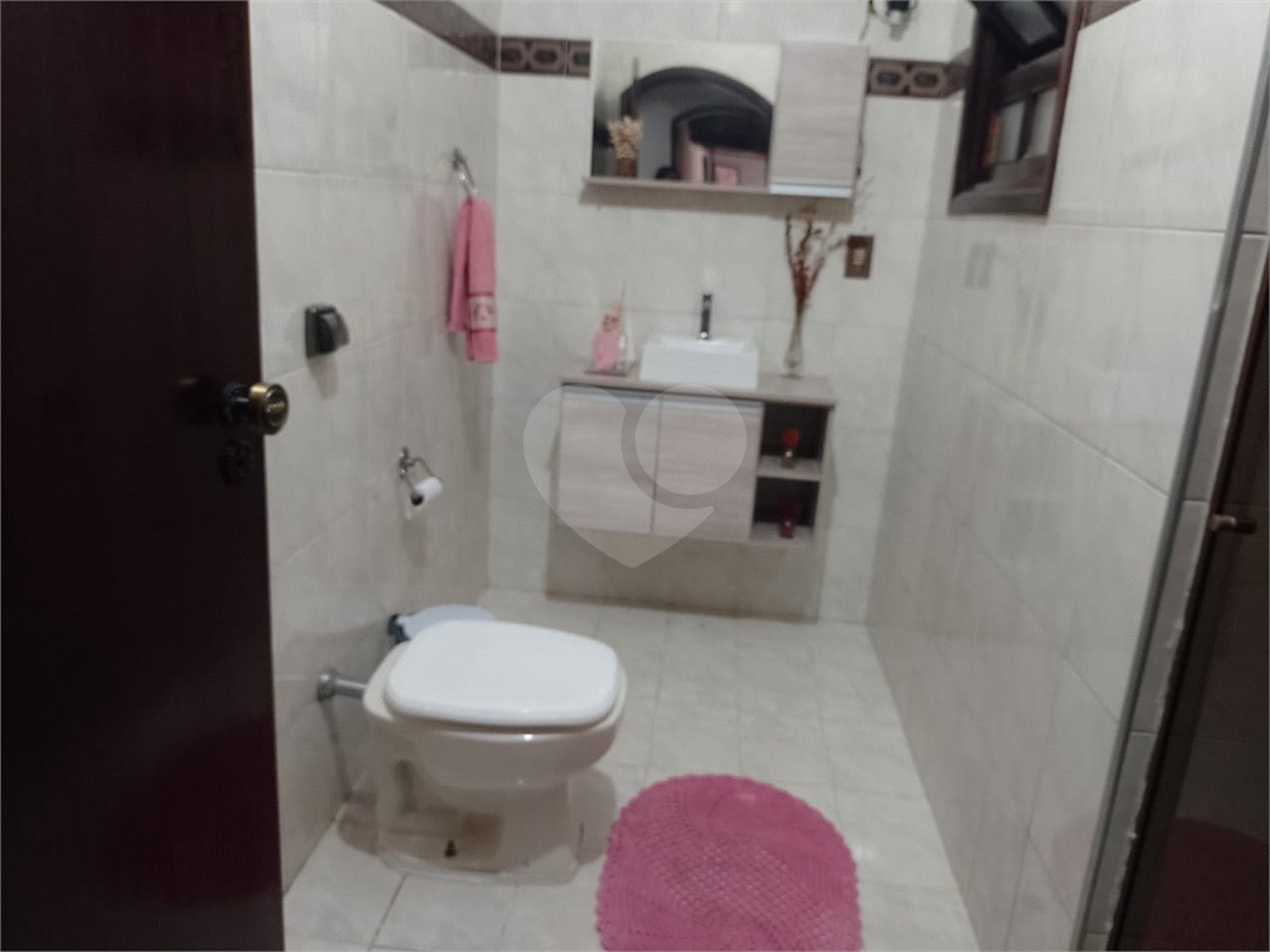 Casa Térrea Assobradada com Varanda Gigante no Jardim Líbano