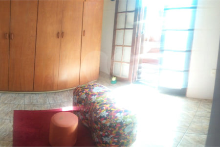 Linda casa com 3 suítes a venda na Vila Pasti em Louveira
