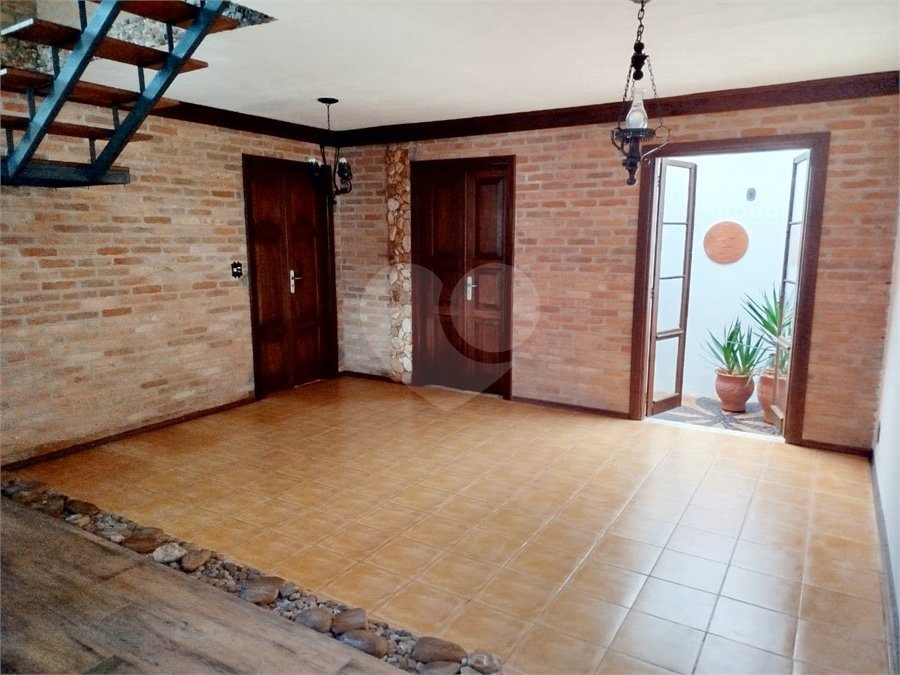 Sobrado à venda em Araras – Santa Olivia II 3 dormitórios 1 suíte