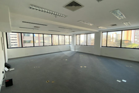 Conjunto comercial com 146m², 3 vagas, à venda no Brooklin