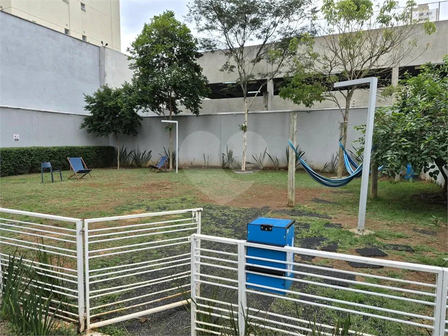 Oportunidade na Vila Leopoldina!! Apartamento com dois dormitórios, sendo uma suíte, dois banheiros, e com duas vagas.
