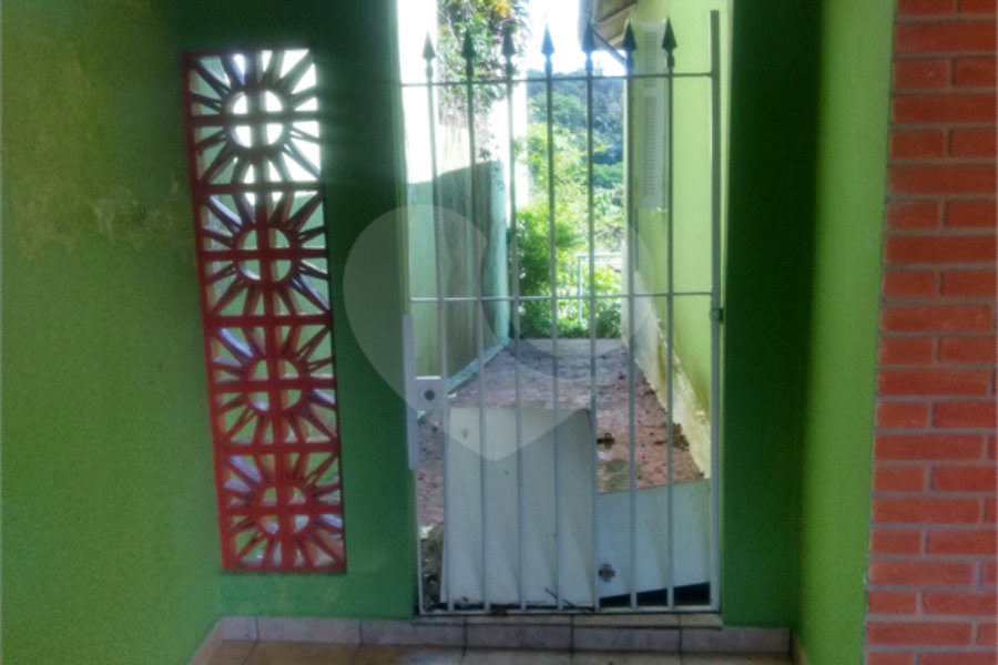 Sobrado à venda com 3 quartos em Horto, São Paulo, SP