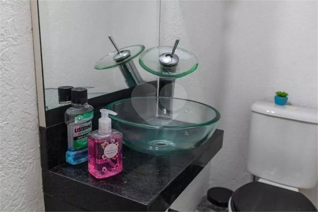 Casa à venda com 3 quartos, sendo 1 suíte,  no condomínio Rafaela I, São Paulo - SP