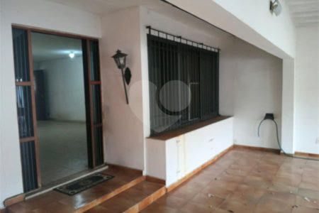 Sobrado à venda com 4 quartos, sendo 2 suítes, em Interlagos, São Paulo, SP