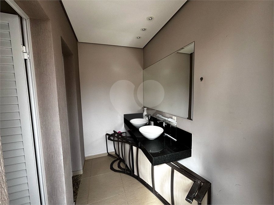 Casa à venda com 4 quartos, sendo 3 suítes,  em Vila Oliveira, Mogi das Cruzes, SP
