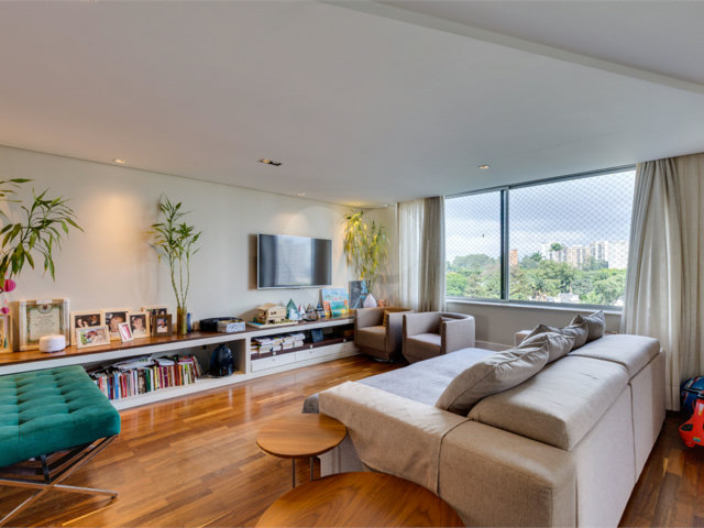 Apartamento à venda com 4 quartos, sendo 1 suíte,  em Santo Amaro, São Paulo, SP