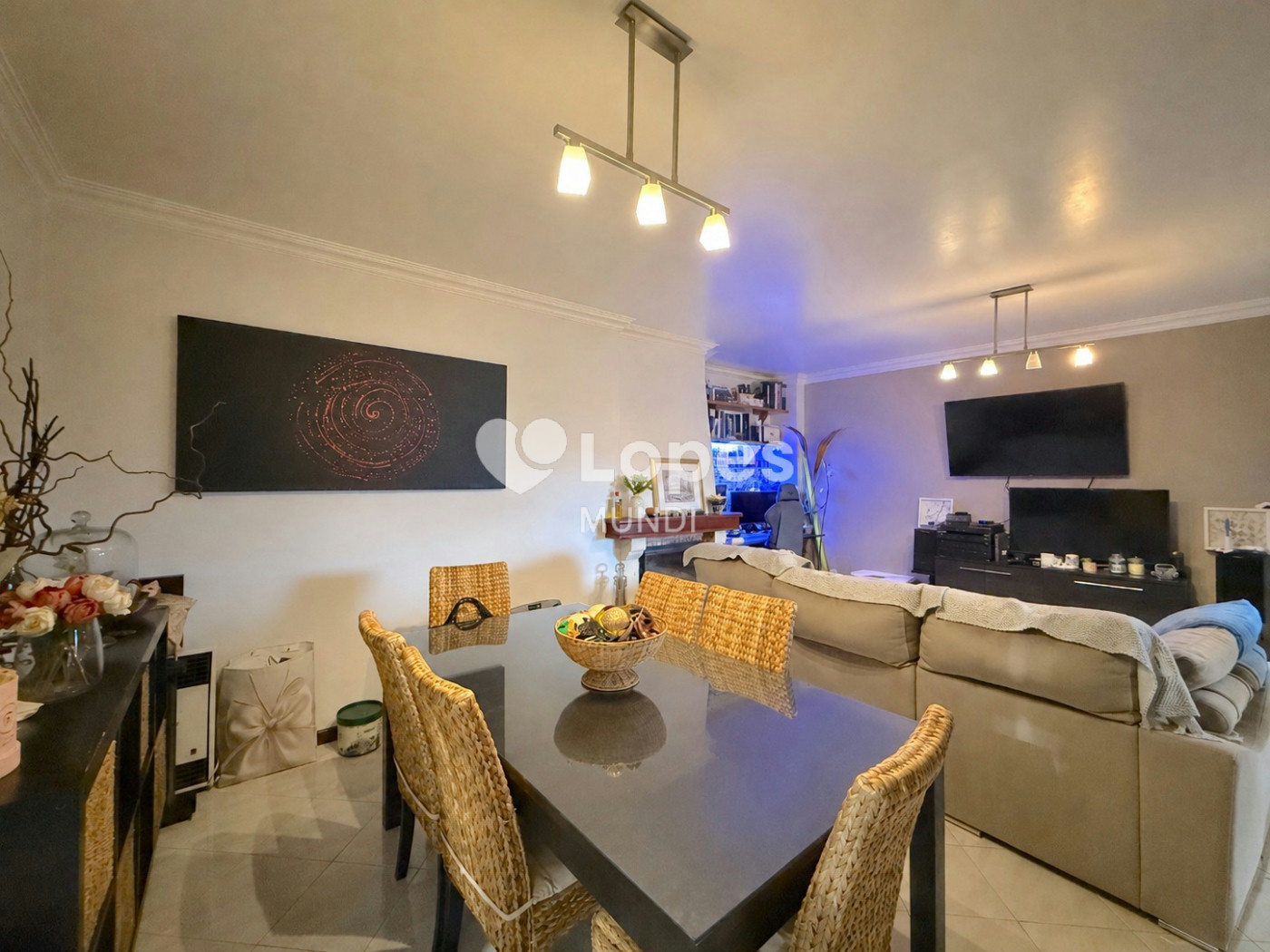 Apartamento T3 à venda em Rio Tinto, Gondomar, Portugal – Mobiliado
